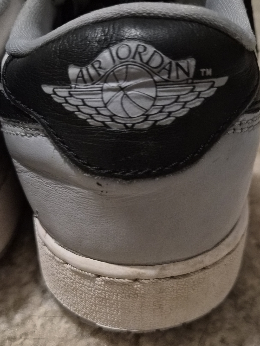 Nike Air Jordan Dunk Low Youth Size 7  Sneakers with Air Jordan Wing Logo